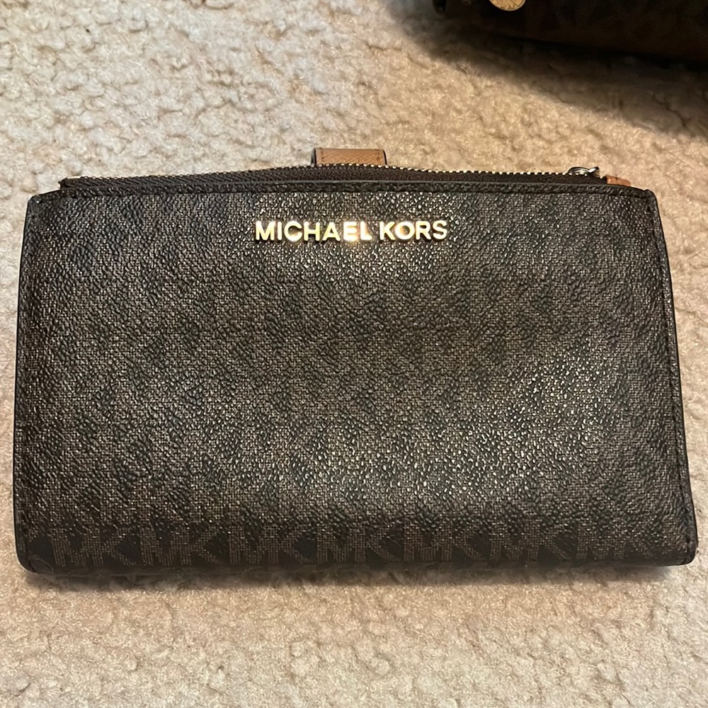 Michael kors wallet